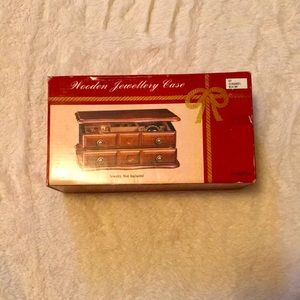 Wooden Jewelry Case<3